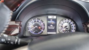 Toyota Innova Crysta 2.7 VX petrol - Best 6/7 seater car | Price | features | Review