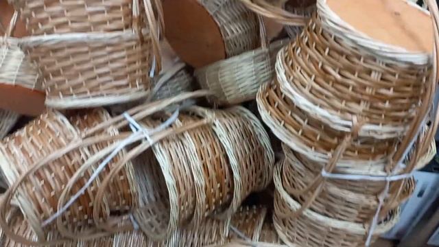 Плетеный корзины оптом от производителя.