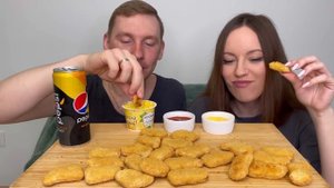 МУКБАНГ 50 НАГГЕТСОВ ЗА РАЗ ЧЕЛЛЕНДЖ ответы на вопросы MUKBANG 50 NUGGETS AT A TIME CHALLENGE