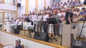 Лодка по волнам во тьме плывёт / Песня