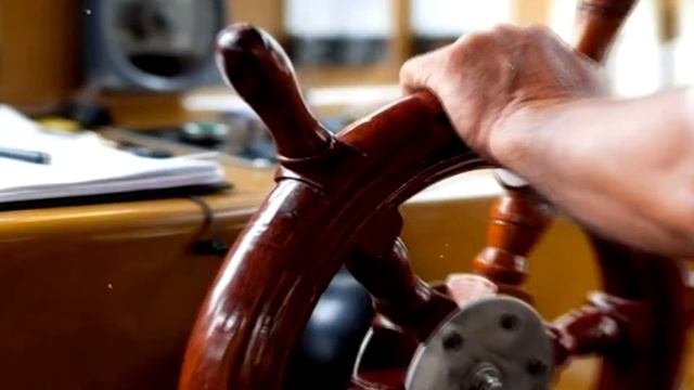 8 октября День командира надводного, подводного и воздушного корабля