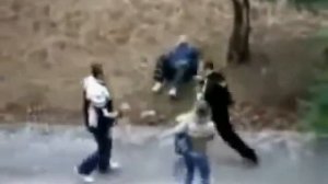 Ублюдки нарвались на боксера