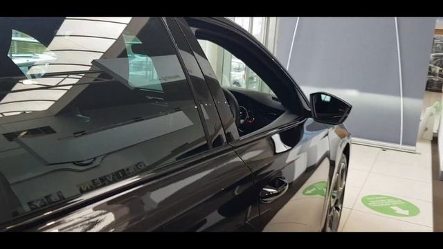 Brand New 2021 ŠKODA Octavia vRS iV Estate in Black Magic смотреть онлайн