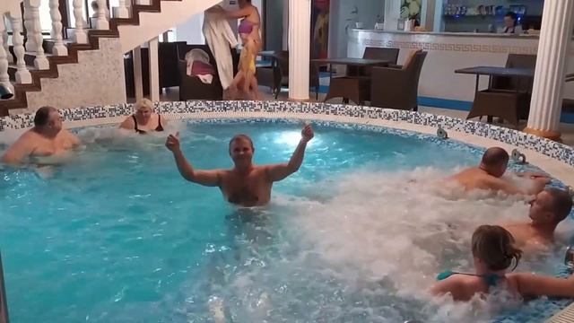 201105 Санаторно-отельный комплекс «Женева» в Трускавце  «Royal Hotels & SPA Resorts"