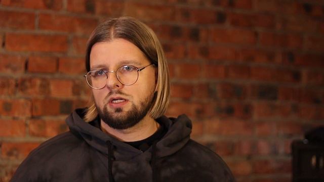 Макс Куббе (Komplimenter) о слабых местах на альбоме и детском подходе в творчестве.