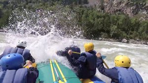 Сплав по Катуни. Проход порога Шабаш (переворот). 22.07.2018.