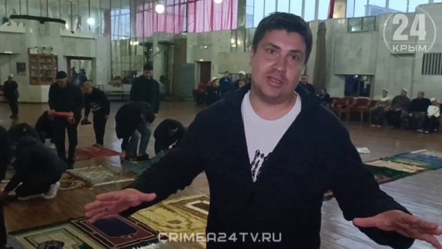 Мусульмане отмечают один из двух главных праздников в исламе - Ураза-байрам