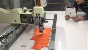 Стегальная машина для производства одежды