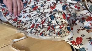 Традиционные ремёсла. Пошив подгрудного сарафана. Занятие 18. Пришивание подкладки и лямок.