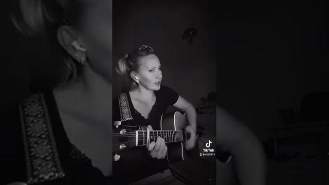 Старинные часы (спонтанный кавер) смотреть онлайн