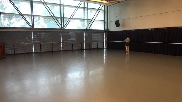 Savannah Barnes - self choreographed solo for QUT смотреть онлайн