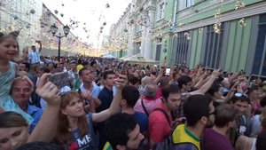 ЧМ 2018 по футболу в России – как болельщики празднуют вечером на Никольской?!