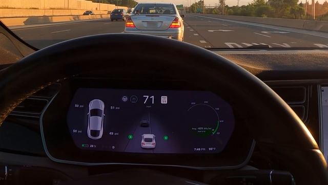 Tow Charging Tesla at 70MPH for 25 miles смотреть онлайн