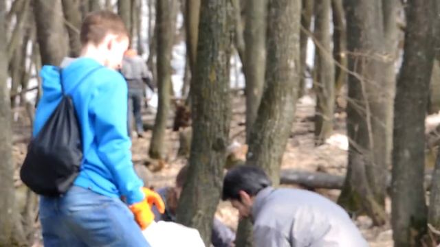 Субботник в лесу на 8-й Дачной в Саратове смотреть онлайн