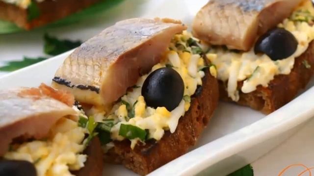 Гренки с селёдкой.Гренки с сельдью. смотреть онлайн
