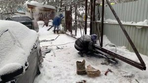 Монтаж откатных ворот зимой. 3 января 2022 г.