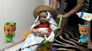 Весёлое детское видео:?? Играем в дочки-матери Смешные детские игры с игрушками, папой и мамой