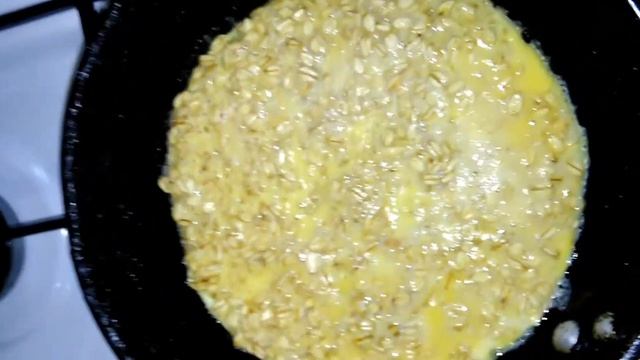 Овсяноблин.С очень вкусной начинкой - сыр и банан! смотреть онлайн