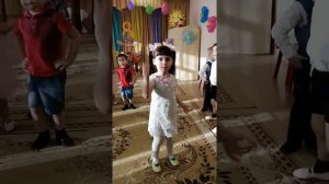 Люблю я бабушку свою