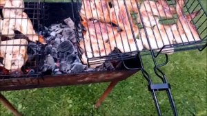 Куриные крылышки в пиве на мангале.