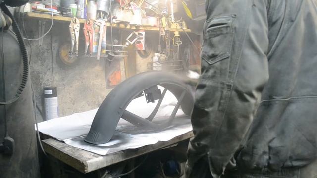 Покраска и грунтование крыльев и бака мотоцикла Днепр. смотреть онлайн
