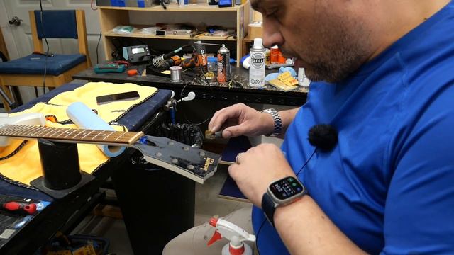 Watch Me Destroy A Brand New Gibson SG: Refinishing DISASTER! смотреть онлайн