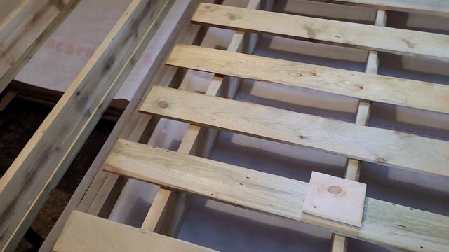 Пол. Часть 2. Подшив лаг снизу - ветрозащита, доски, сетка. смотреть онлайн