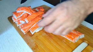 Классический крабовый салат / Быстро и очень вкусно / Папа На Кухне