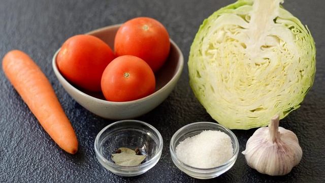 Малосольные помидоры фаршированные капустой. Вкусные рецепты