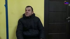 Допрос взятого в плен украинского боевика. Отличная иллюстрация реального состояния ВСУ.mp4