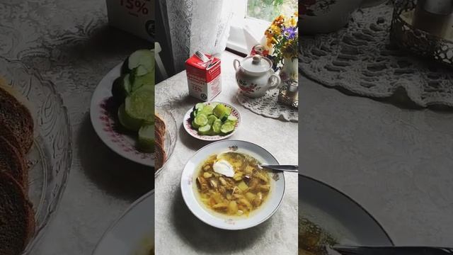 На днях варила суп из свежих  белых грибов. вкуснота))) #карелия #грибы #дача #обед смотреть онлайн