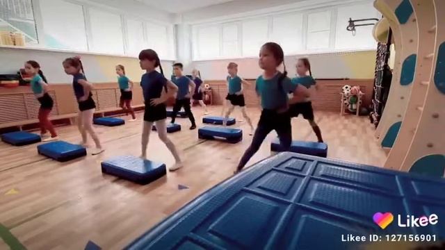Зарядка в детском саду 11, тренер Сергеева Ксения смотреть онлайн