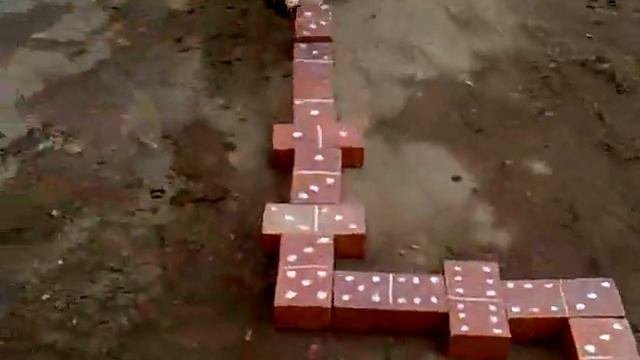 игра в домино кирпичами