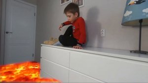 Пол Это ЛАВА Челлендж!!! The Floor is Lava Chellenge!!!