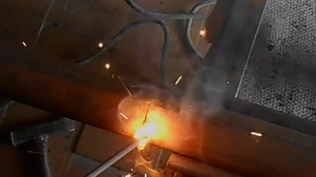 Сварка неповоротного стыка с отрывом.mp4 смотреть онлайн