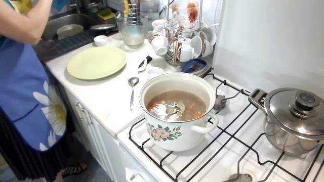 Суп овощной с курицей и брокколи. Сливочный вкус.