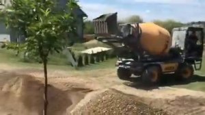 Самоходный бетоносмеситель с самозагрузкой Dieci L4700