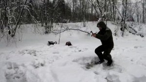 Ловля хариуса на таежной речке.Среди конкурентов.Клюет.