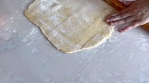 Трубочки с кремом чиз. Қатпарлы қамырдан трубочки жасаймыз.