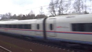 Сапсан проезжает мимо станции Левобережье