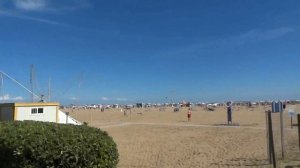 Bibione, Venice, Italy, coast . Pista ciclabile lungomare. Бибионе, Венеция, Италия, побережье.