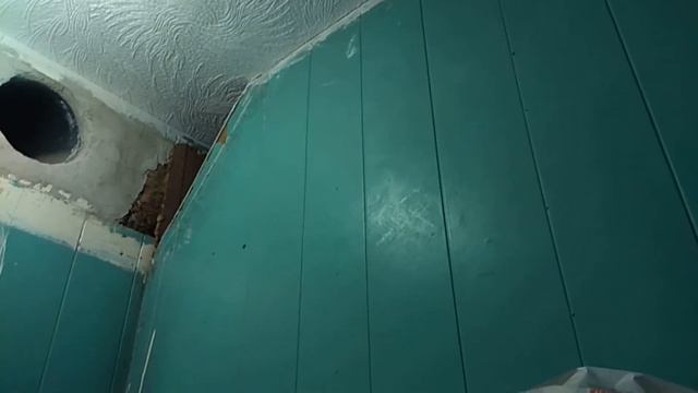 Бюджетный ремонт ванной своими руками Часть 3 Облицовка стен пластиковыми панелями смотреть онлайн