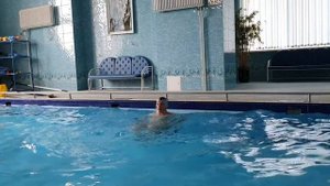 Лечебная гимнастика в бассейне с нудлом