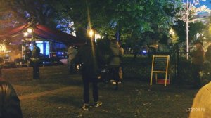 Уличный музыкант-гитарист Николай Гвоздев на Невском и его поклонники
