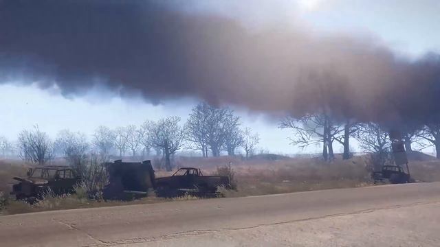 TERRIBLE GIFT FROM U.S! Israeli Troops Attacked Houthis Column In Yemen by Missiles Popeye! смотреть онлайн