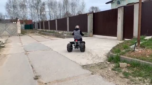 Трицикл на базе Honda Monkey смотреть онлайн