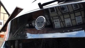 Снимаем заднюю эмблему BMW 1 серии E87 / E81