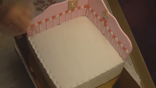 Красивый детский торт Хелло Китти.