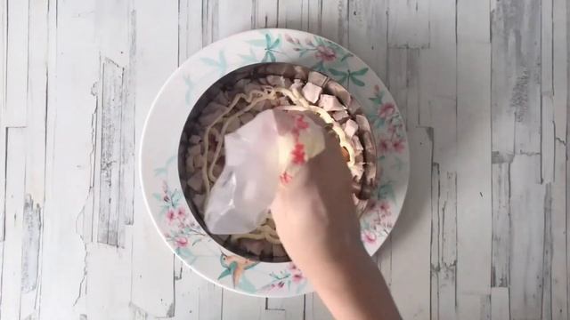 КАК ПРИГОТОВИТЬ САЛАТА С ЧЕРНОСЛИВОМ И КУРИЦЕЙ СЛОЯМИ? На праздничный стол, очень вкусный
