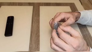Надеваем чехлы на пульт телевизора (термоусадочные, разного размера)